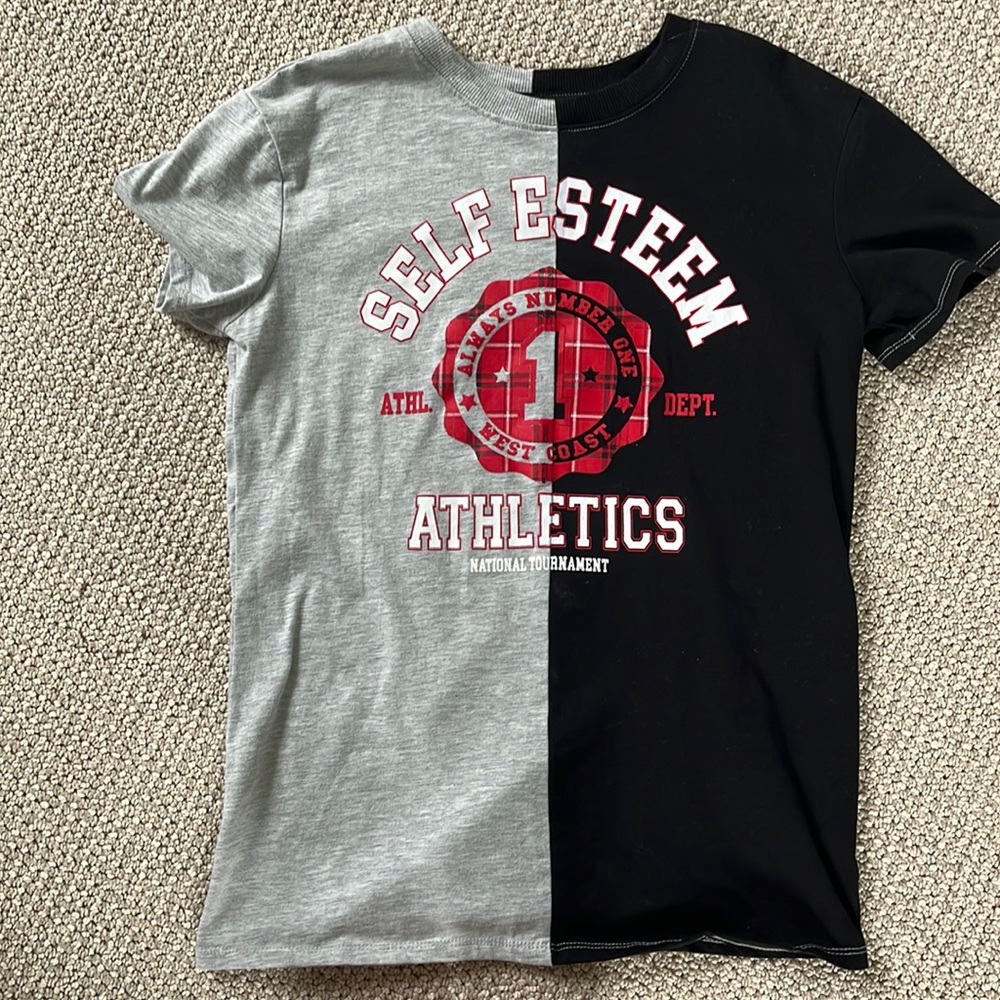 Cute graphic quote tee. Women’s xs. Great quality. Brand new (worn once)